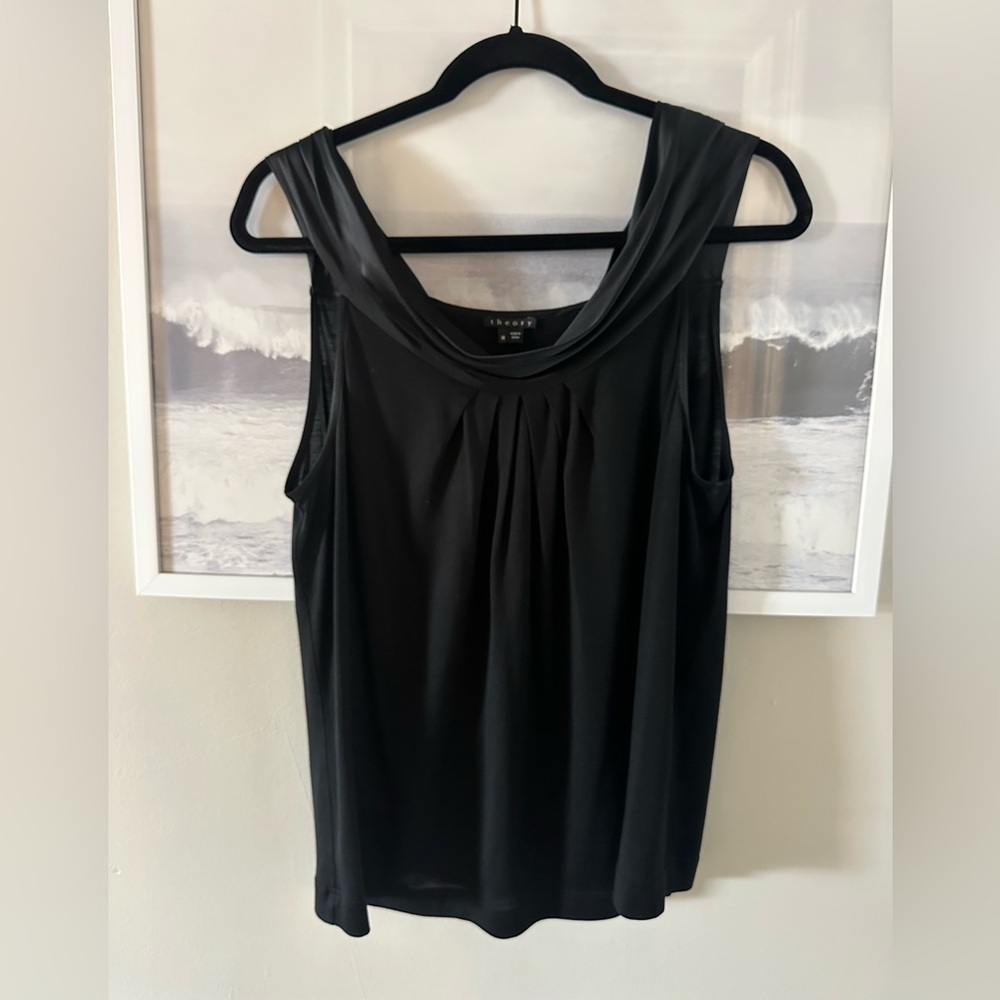 Theory - medium top - great for work or a night out! So soft too!